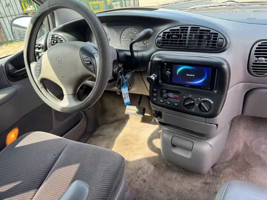 Chrysler Voyager LE 3.3 V6 Automatik TÜV=12/2025+6-Sitzer 08/1998-photo-11