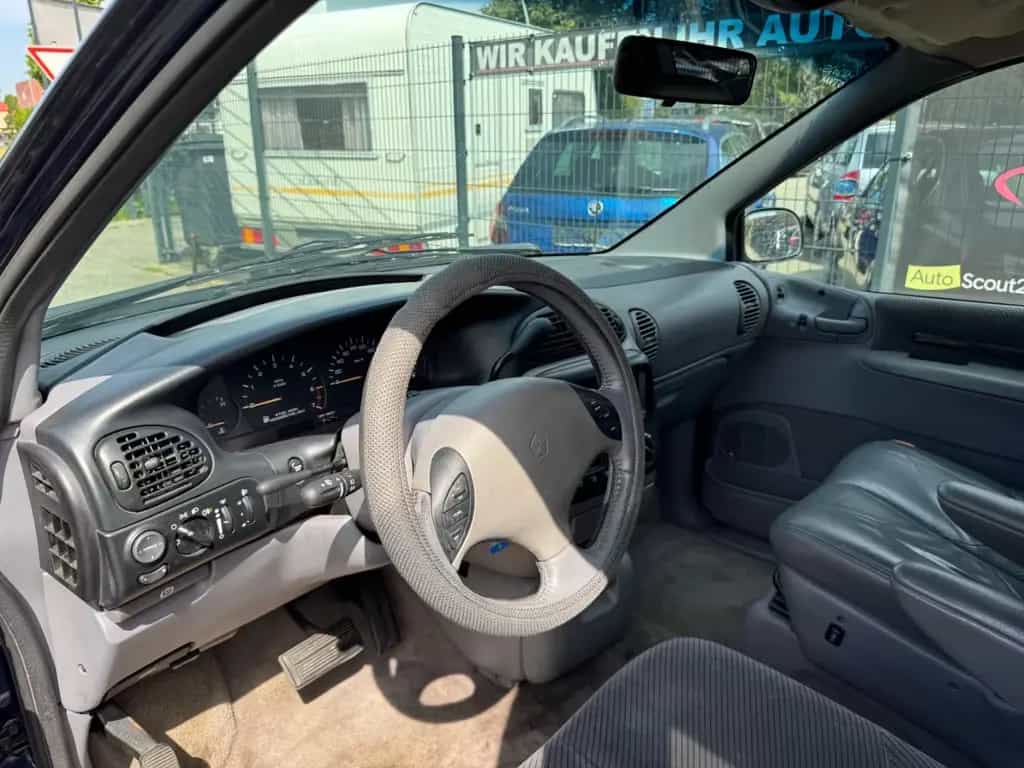 Chrysler Voyager LE 3.3 V6 Automatik TÜV=12/2025+6-Sitzer 08/1998-photo-5