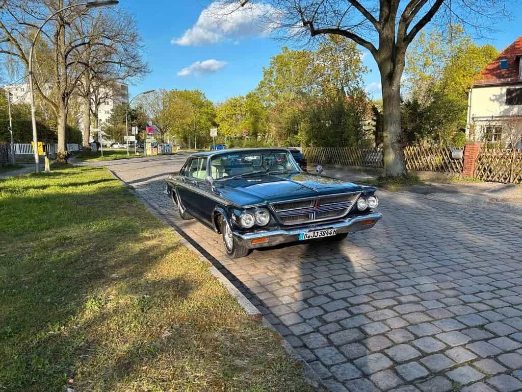 Chrysler 300 4 door coupe V8 ami 07/1964-photo-3