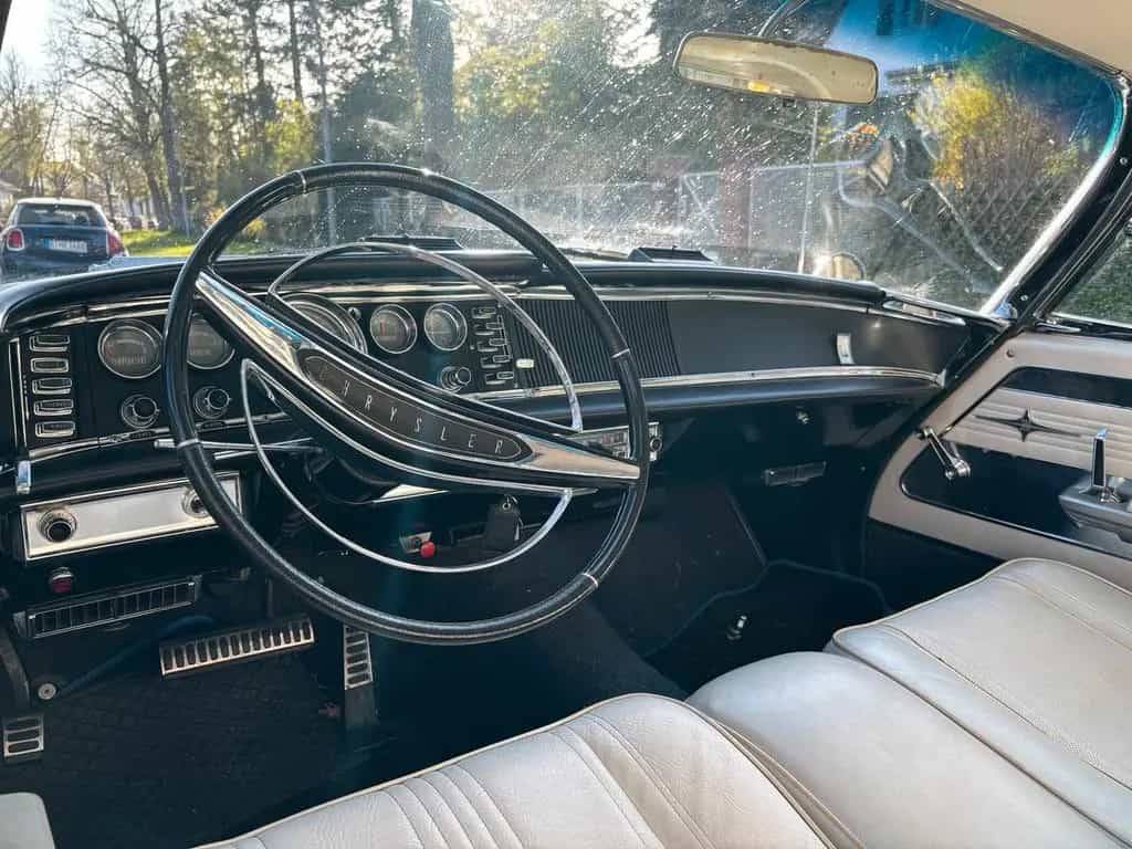 Chrysler 300 4 door coupe V8 ami 07/1964-photo-9
