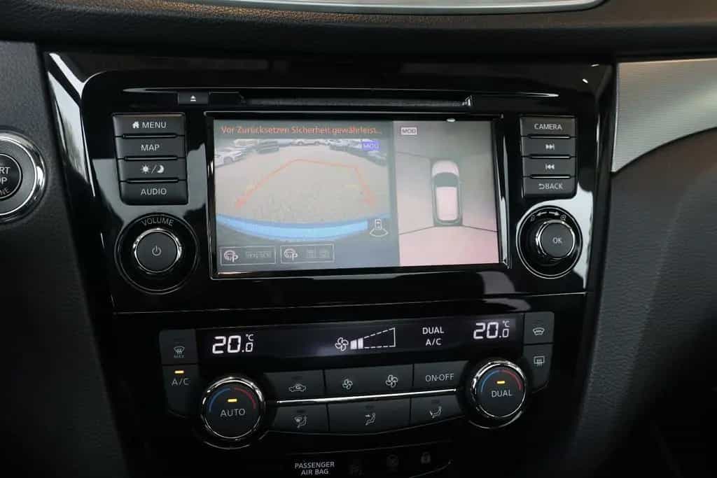 Nissan Qashqai 1.3 N-Motion SIDE+LED+KEY+360°+PANO+19" 05/2019-photo-7