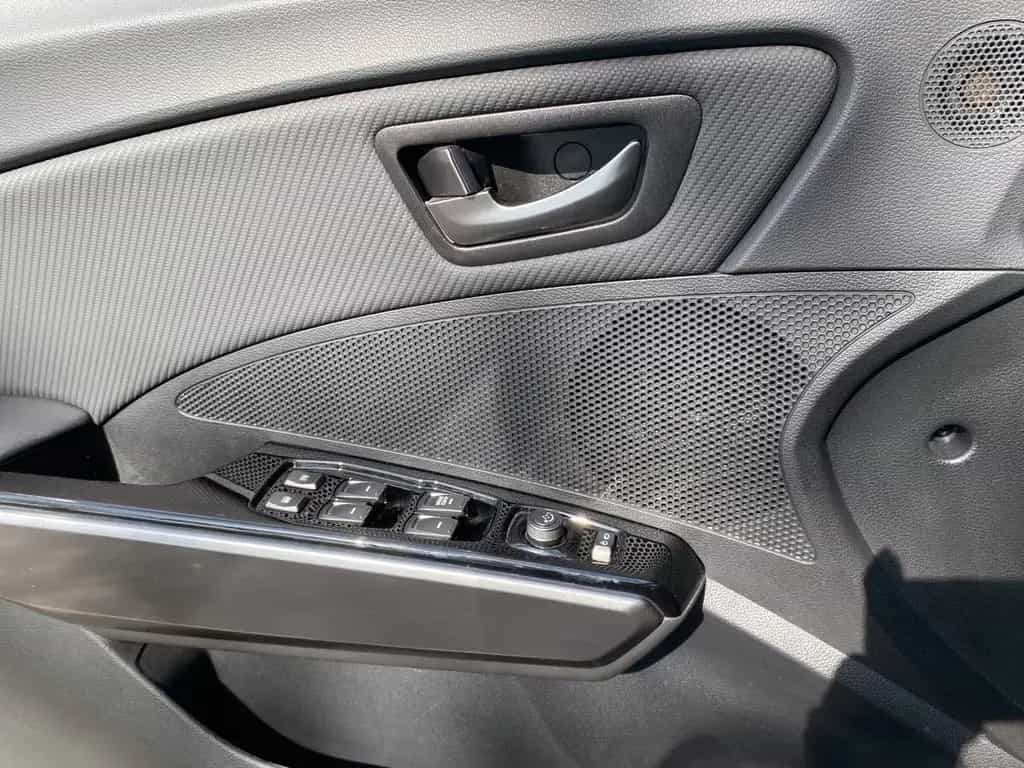Ssangyong Tivoli Quartz 4x2 Automatik, AHK 04/2024-photo-17