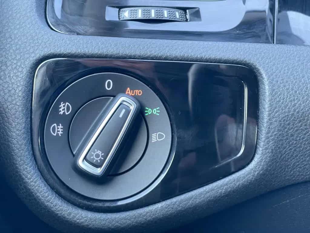 Volkswagen Golf VII 1.4 TSI *Highline*Xenon*Massage*SHZ 12/2015-photo-16