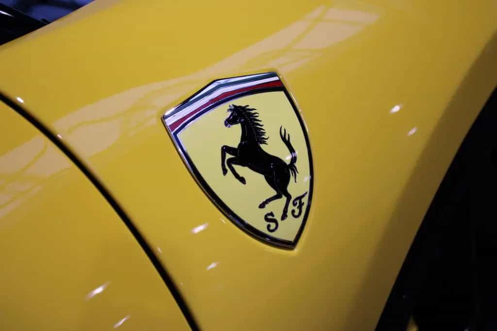 Ferrari F8 TRIBUTO COUPE CARBON/RACING-SEATS/LIFT/JBL 04/2022-photo-11
