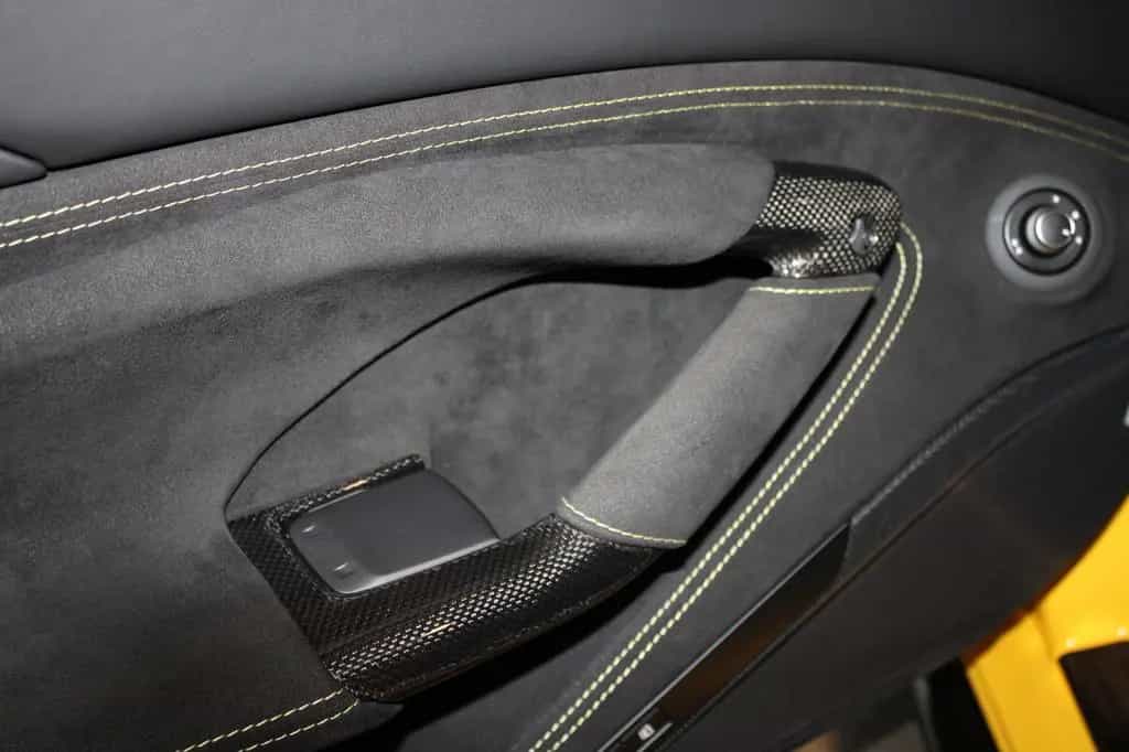 Ferrari F8 TRIBUTO COUPE CARBON/RACING-SEATS/LIFT/JBL 04/2022-photo-13