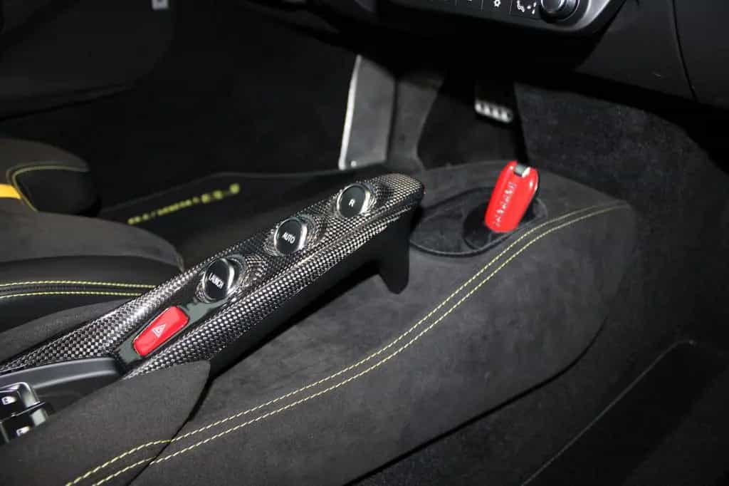 Ferrari F8 TRIBUTO COUPE CARBON/RACING-SEATS/LIFT/JBL 04/2022-photo-19