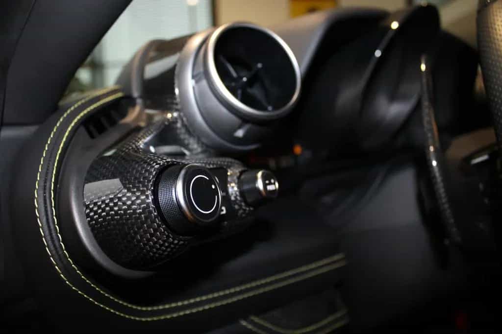Ferrari F8 TRIBUTO COUPE CARBON/RACING-SEATS/LIFT/JBL 04/2022-photo-21