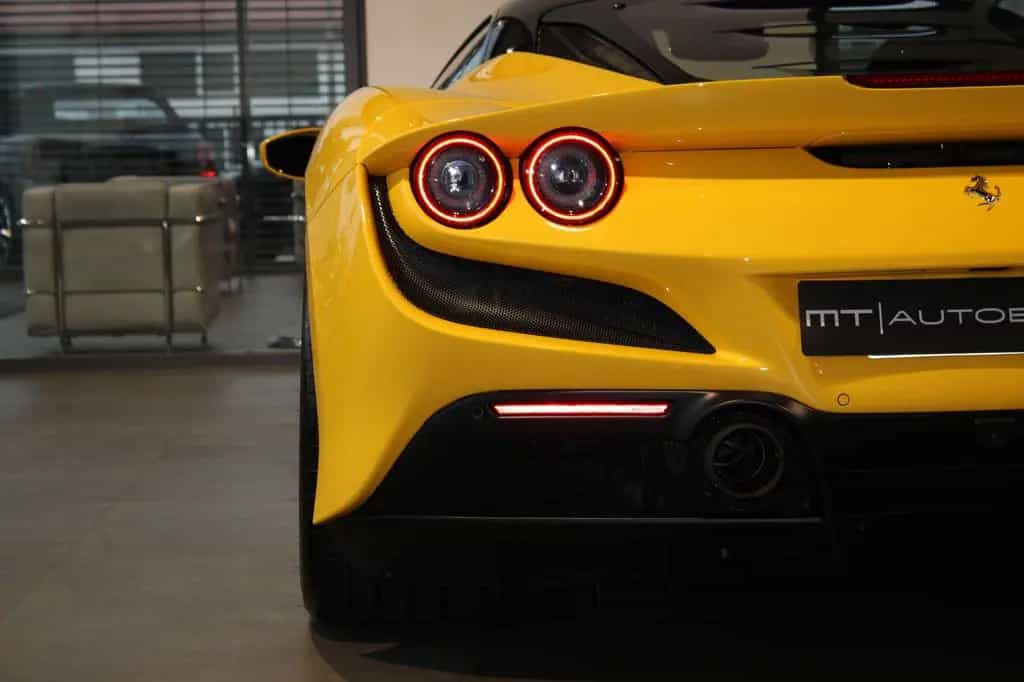 Ferrari F8 TRIBUTO COUPE CARBON/RACING-SEATS/LIFT/JBL 04/2022-photo-22