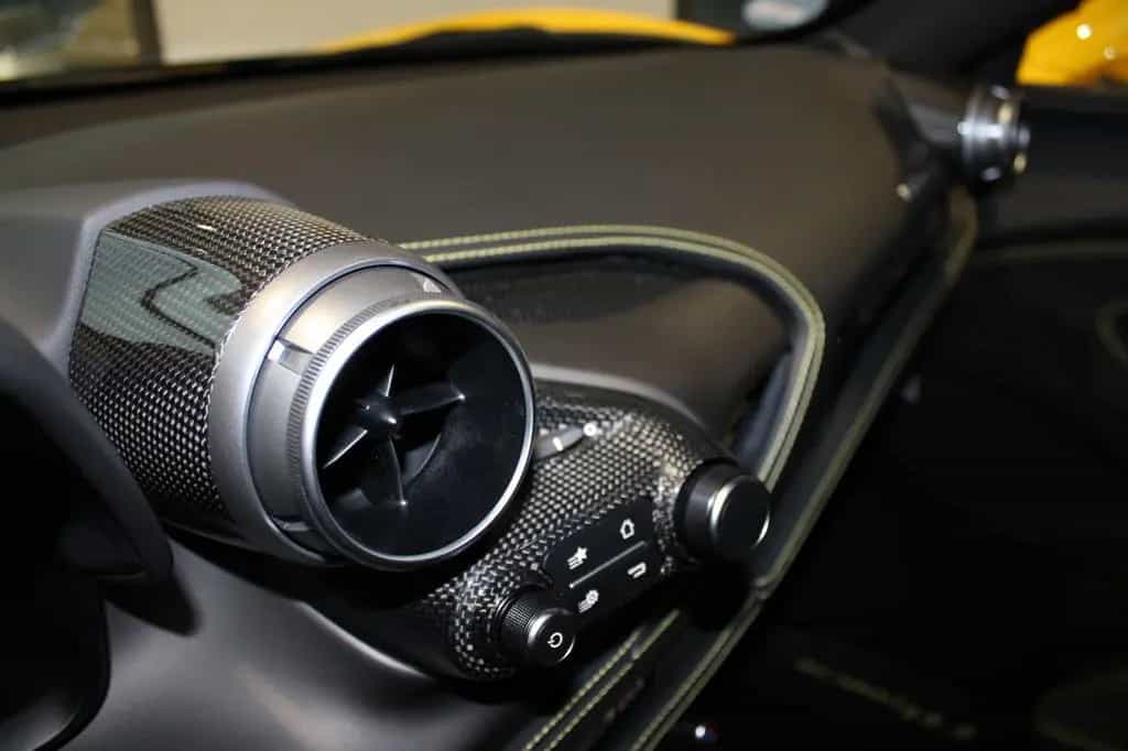 Ferrari F8 TRIBUTO COUPE CARBON/RACING-SEATS/LIFT/JBL 04/2022-photo-23