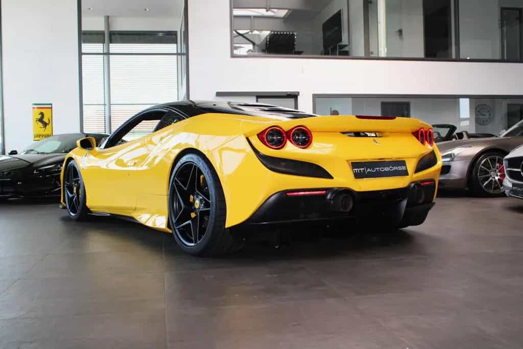 Ferrari F8 TRIBUTO COUPE CARBON/RACING-SEATS/LIFT/JBL 04/2022-photo-25