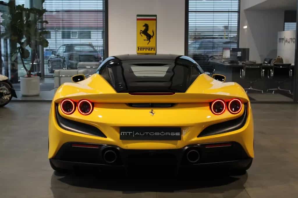 Ferrari F8 TRIBUTO COUPE CARBON/RACING-SEATS/LIFT/JBL 04/2022-photo-4