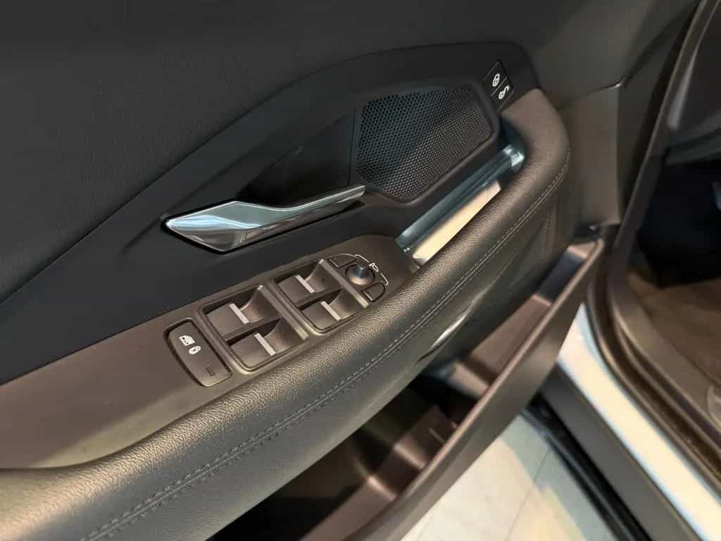 Jaguar E-Pace E-PACE S AWD 03/2020-photo-11