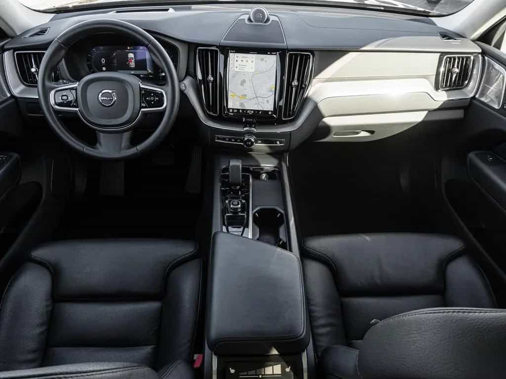 Volvo XC60 B4 AWD Ultimate Dark Pano Head UP 360Grad 11/2022-photo-10