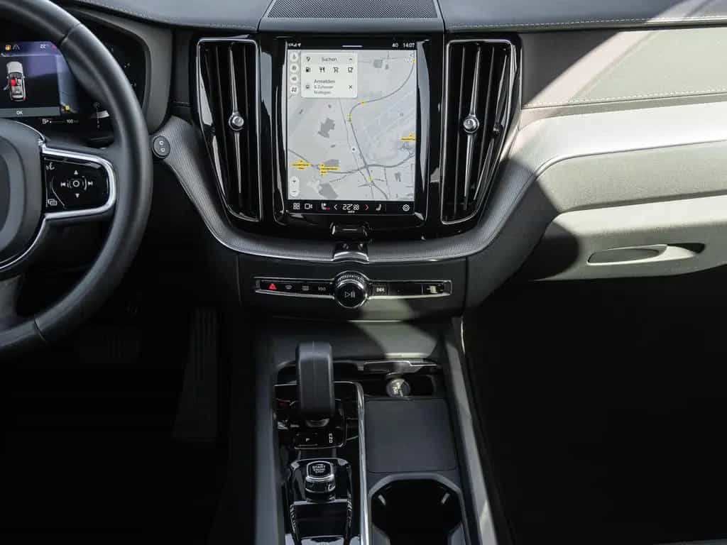 Volvo XC60 B4 AWD Ultimate Dark Pano Head UP 360Grad 11/2022-photo-12