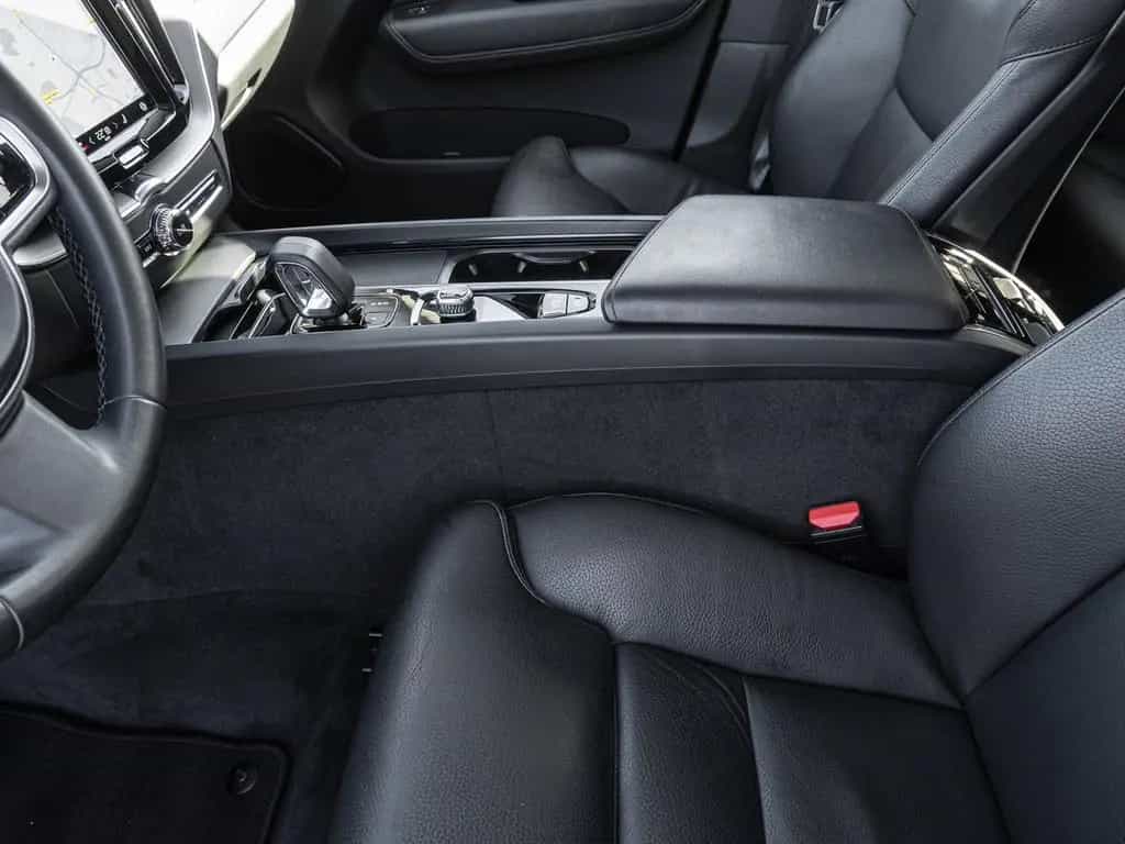 Volvo XC60 B4 AWD Ultimate Dark Pano Head UP 360Grad 11/2022-photo-15