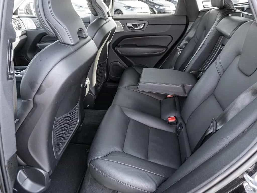 Volvo XC60 B4 AWD Ultimate Dark Pano Head UP 360Grad 11/2022-photo-17