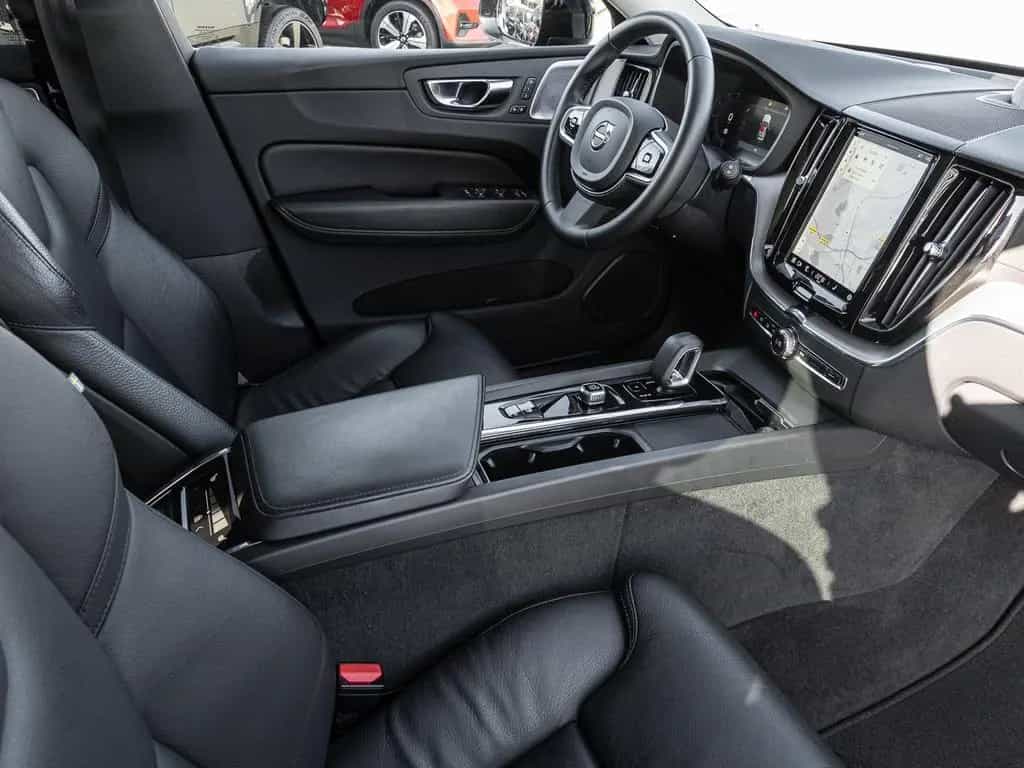 Volvo XC60 B4 AWD Ultimate Dark Pano Head UP 360Grad 11/2022-photo-8