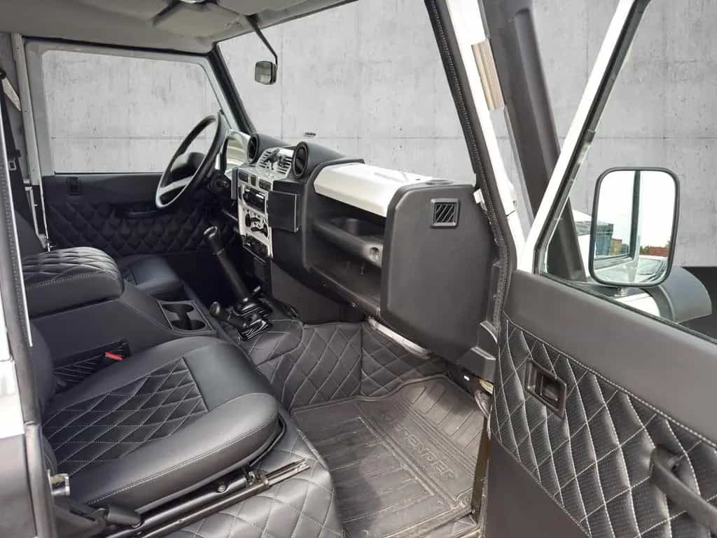 Land Rover Defender 90 E Hard Top/Service Neu/Interieur Neu 05/2013-photo-7