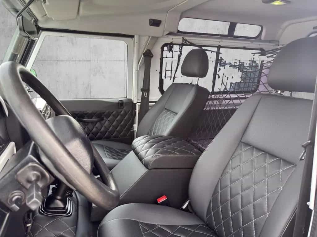 Land Rover Defender 90 E Hard Top/Service Neu/Interieur Neu 05/2013-photo-9