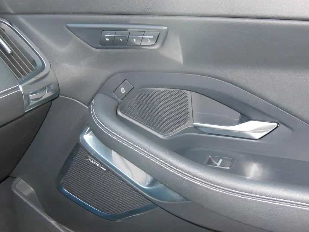 Jaguar E-Pace R-Dynamic SE AWD AHK/PANO/HUD/2xMEMORY/20 06/2018-photo-17