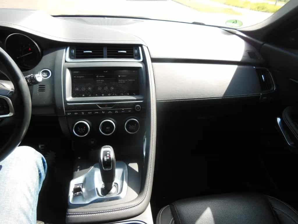 Jaguar E-Pace R-Dynamic SE AWD AHK/PANO/HUD/2xMEMORY/20 06/2018-photo-24