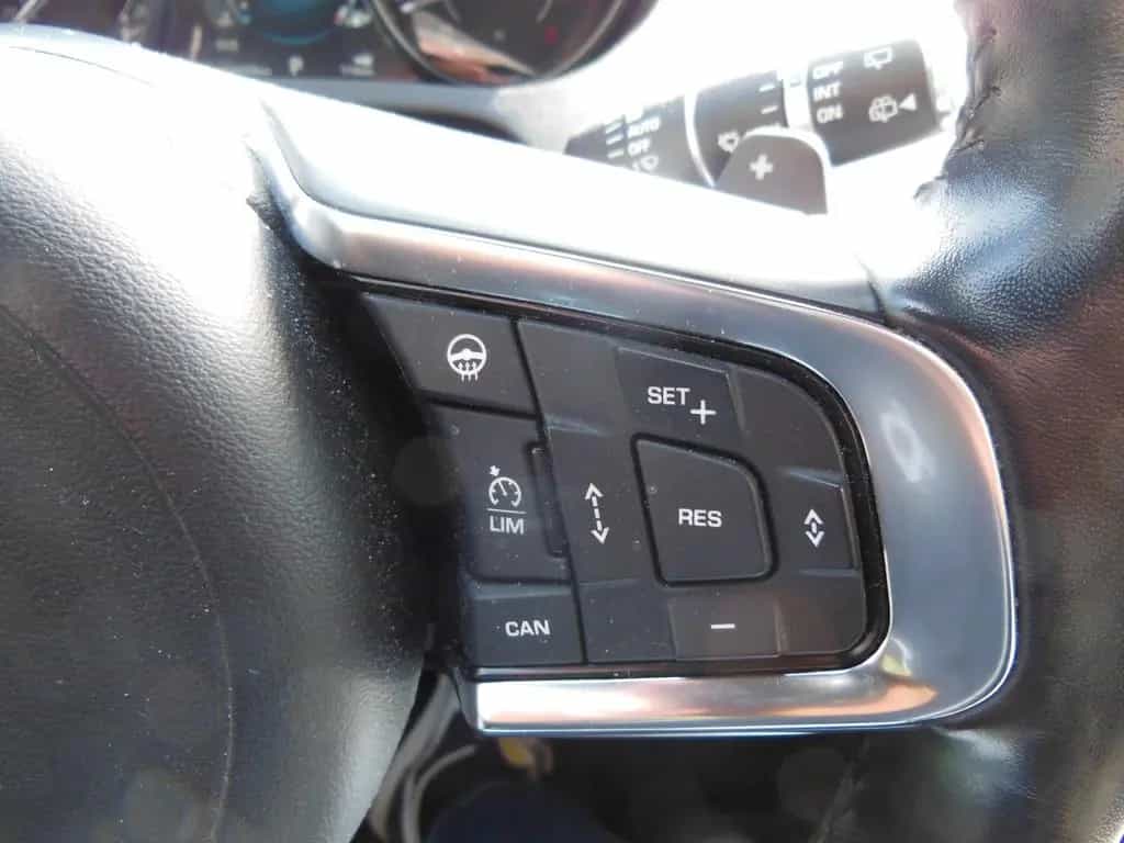 Jaguar E-Pace R-Dynamic SE AWD AHK/PANO/HUD/2xMEMORY/20 06/2018-photo-37