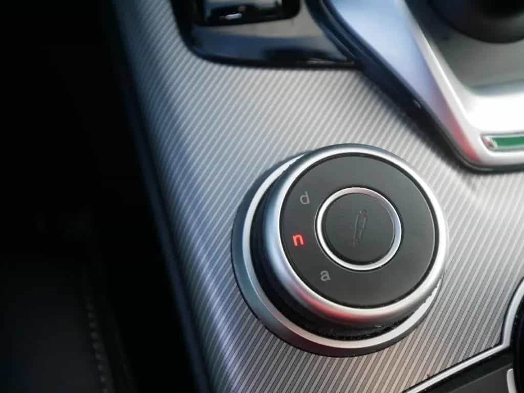 Alfa Romeo Giulia COMPETIZIONE 2.0 TURBO 16V 280 PS AT8 Q4 08/2023-photo-28