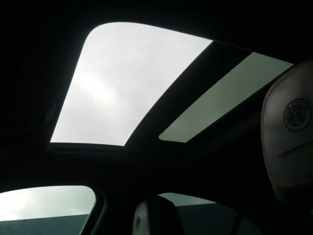 Alfa Romeo Giulia COMPETIZIONE 2.0 TURBO 16V 280 PS AT8 Q4 08/2023-photo-9
