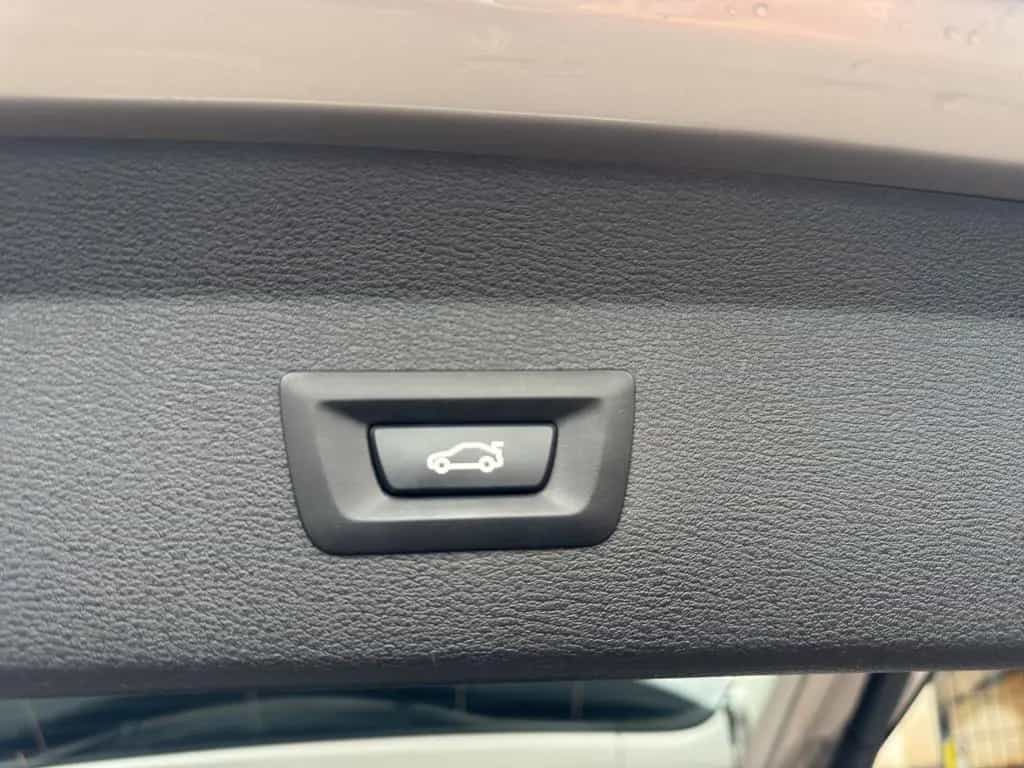 BMW X1 xDrive20d Sport Line, AHK, HiFi, etc. 03/2022-photo-14