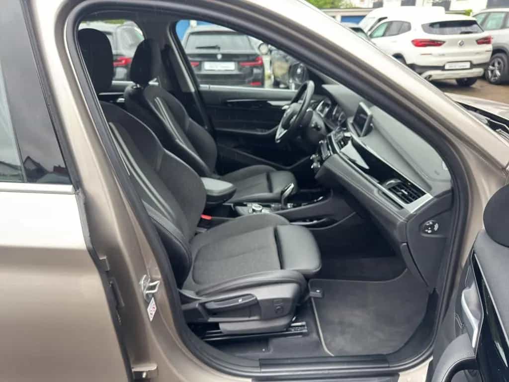 BMW X1 xDrive20d Sport Line, AHK, HiFi, etc. 03/2022-photo-17