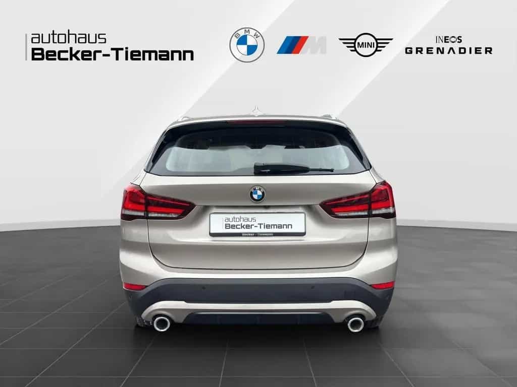 BMW X1 xDrive20d Sport Line, AHK, HiFi, etc. 03/2022-photo-4