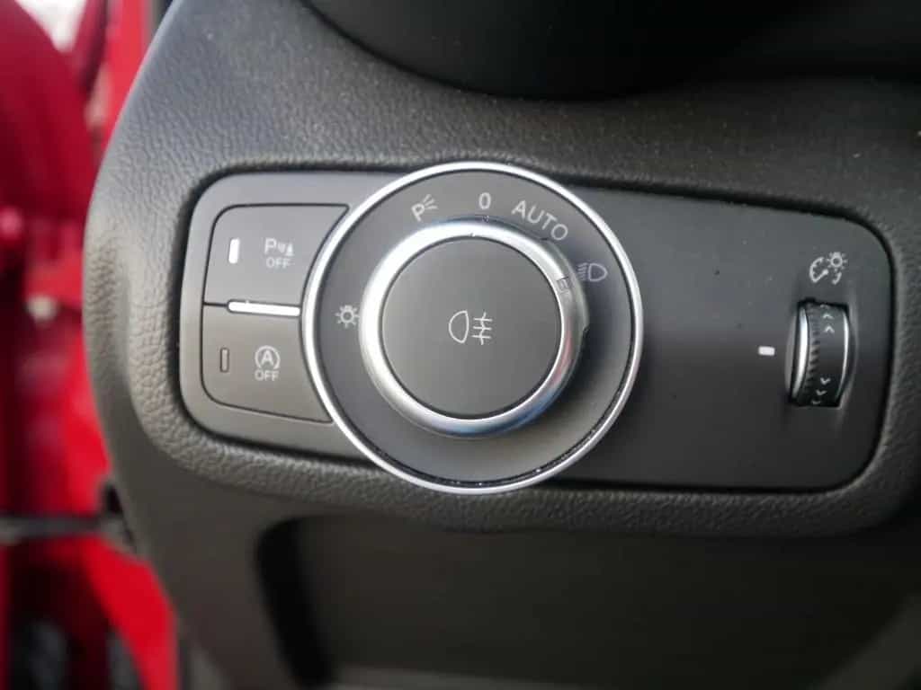 Alfa Romeo Giulia COMPETIZIONE 2.0 TURBO 16V 280 PS AT8 Q4 08/2023-photo-21