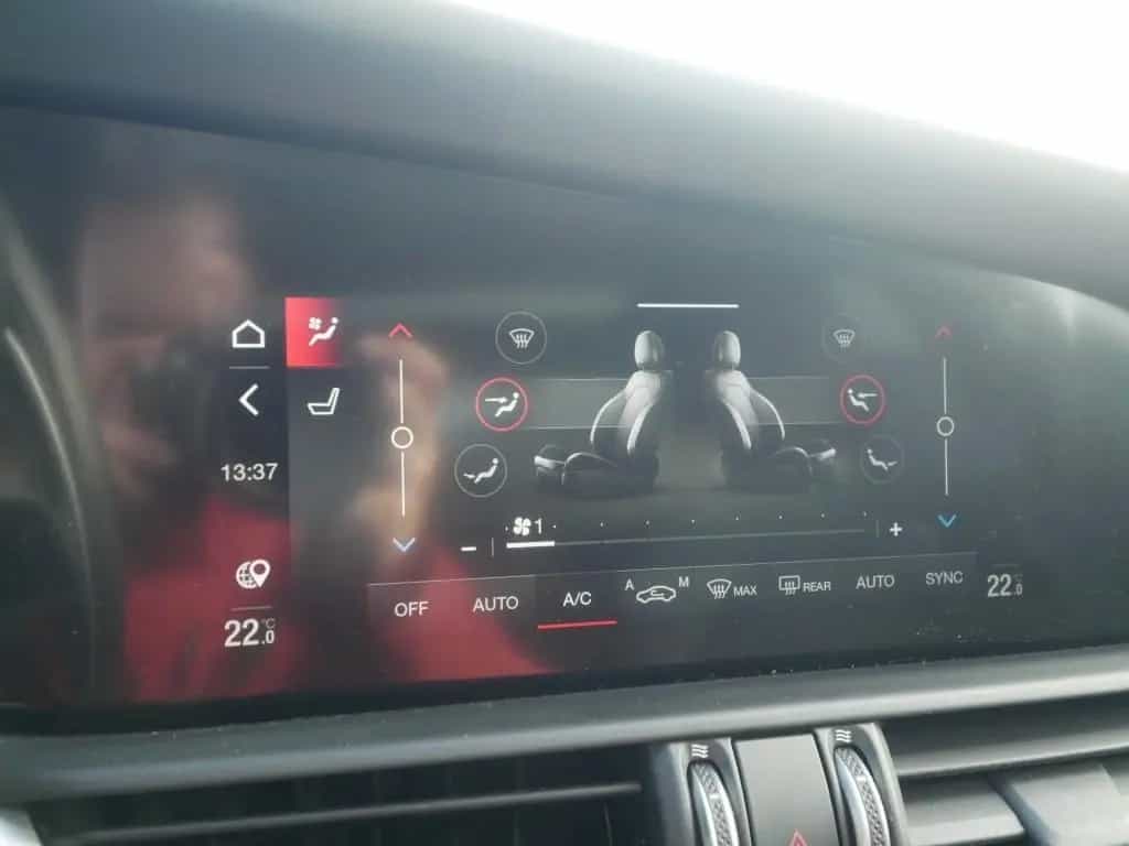 Alfa Romeo Giulia COMPETIZIONE 2.0 TURBO 16V 280 PS AT8 Q4 08/2023-photo-25