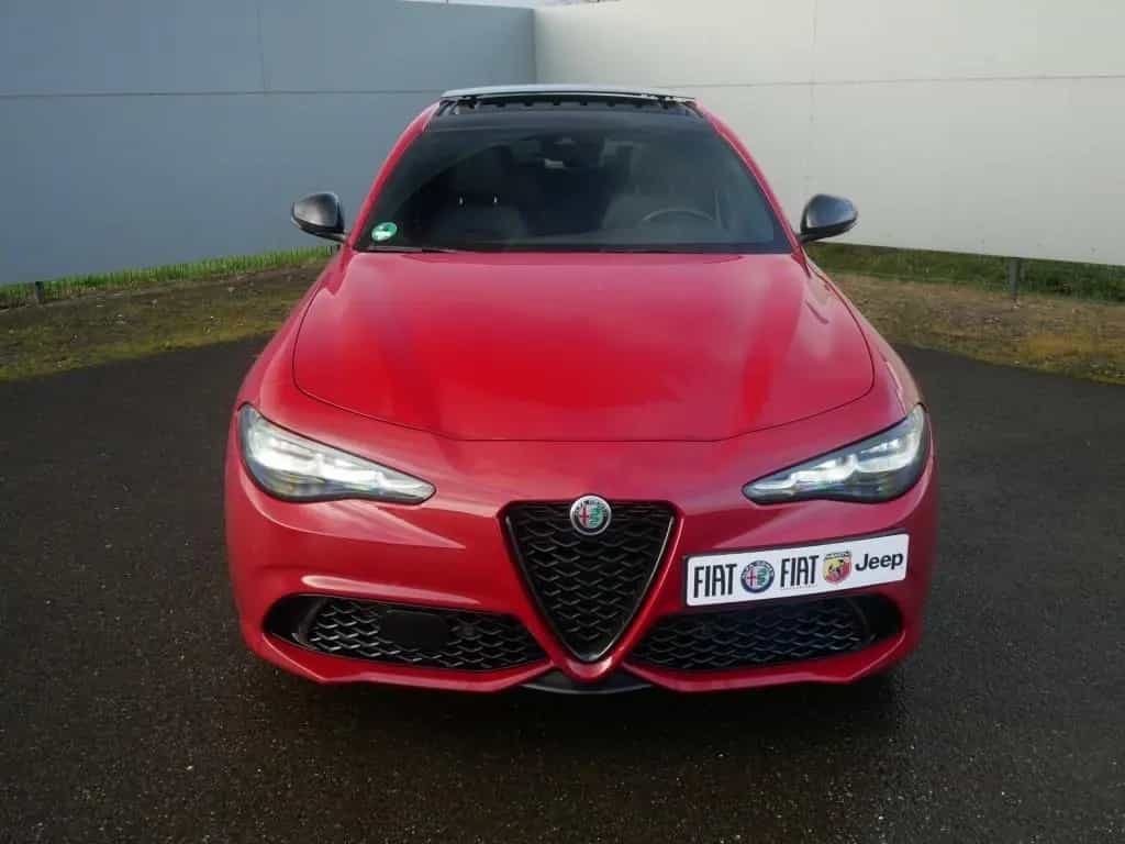 Alfa Romeo Giulia COMPETIZIONE 2.0 TURBO 16V 280 PS AT8 Q4 08/2023-photo-7