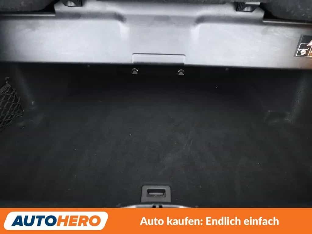 Mercedes-Benz C 180 AMG Line *NAVI*LED*TEMPO*CAM* 11/2019-photo-17