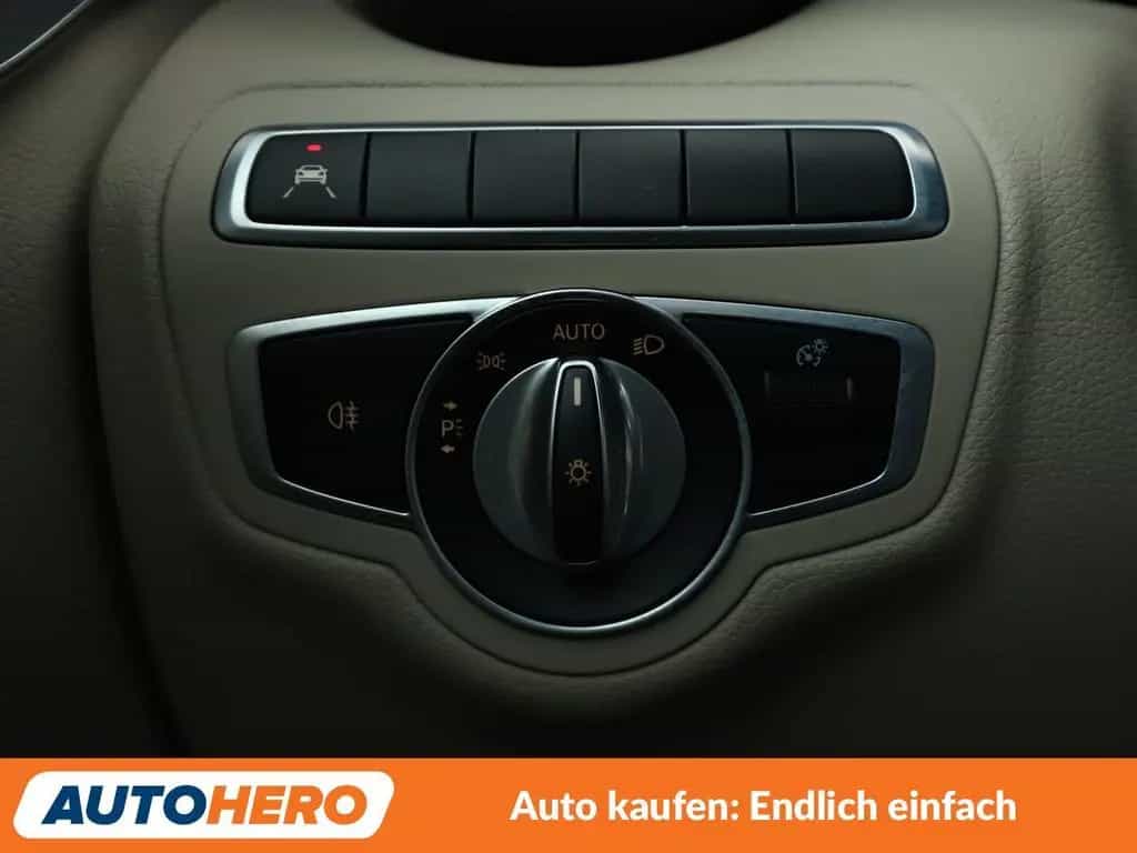 Mercedes-Benz C 180 AMG Line *NAVI*LED*TEMPO*CAM* 11/2019-photo-25