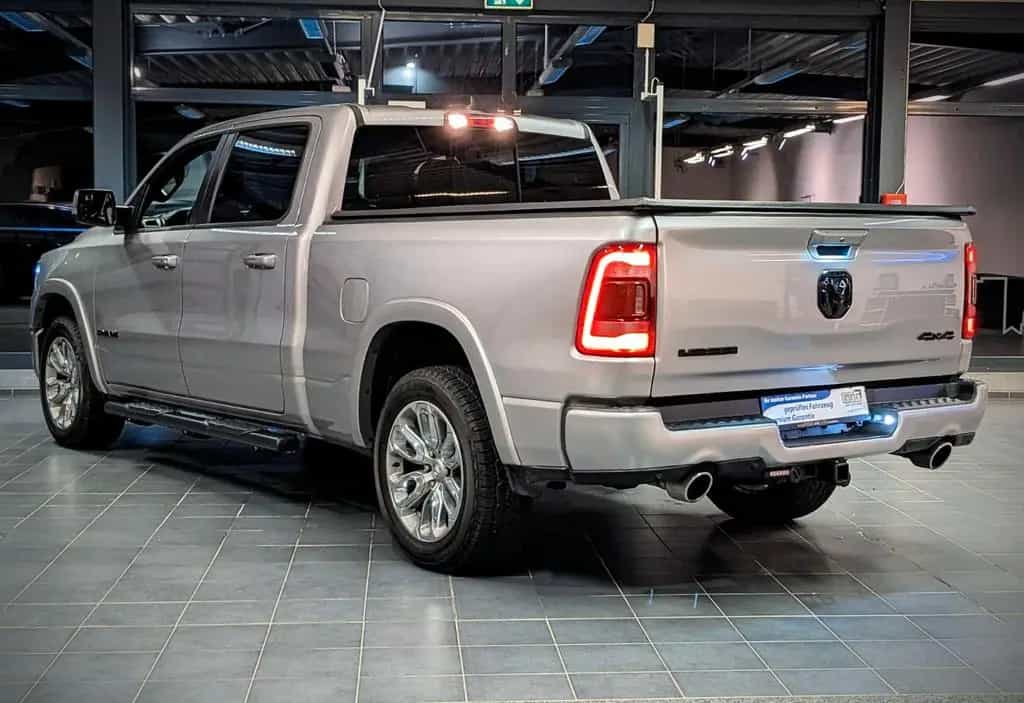 Dodge RAM 1500 Laramie HEMI 5.7 LPG-Gas E-TORQUE  4x4 07/2022-photo-3