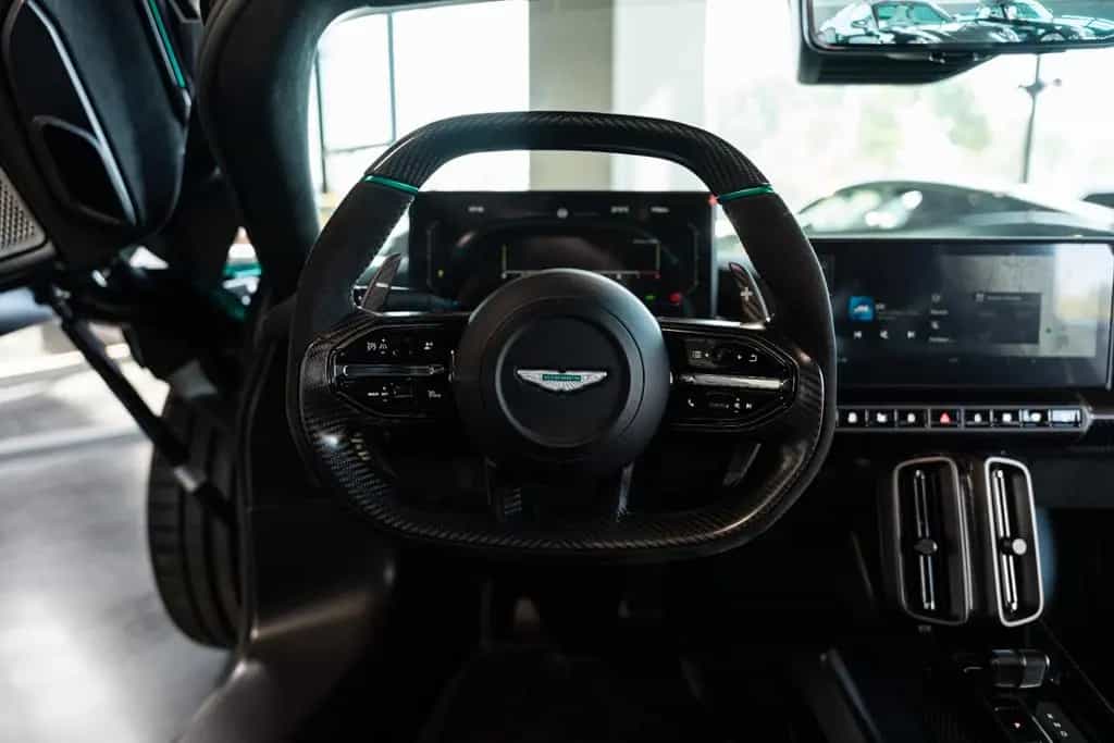 Aston Martin Hypercar 999 MADE/NETTO €925 000 04/2026-photo-13