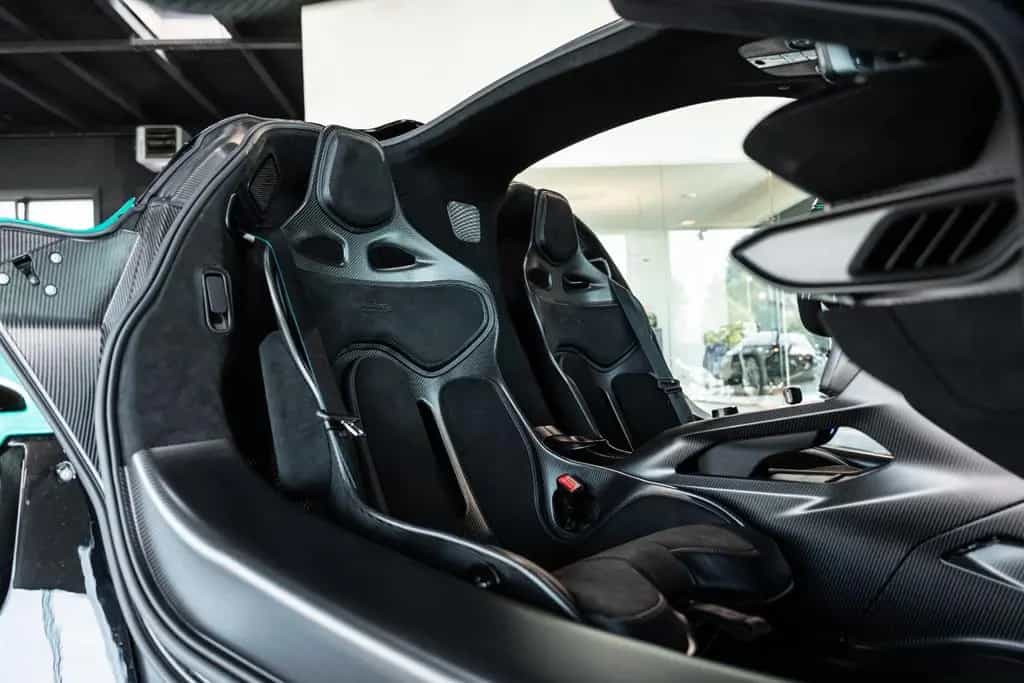 Aston Martin Hypercar 999 MADE/NETTO €925 000 04/2026-photo-18