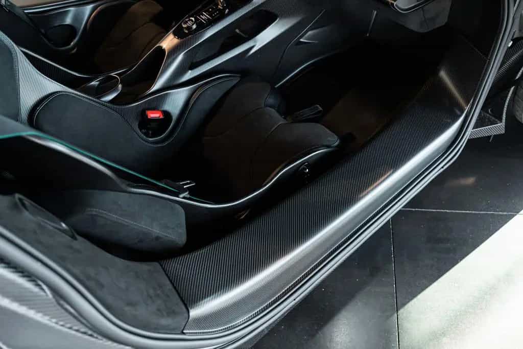 Aston Martin Hypercar 999 MADE/NETTO €925 000 04/2026-photo-20