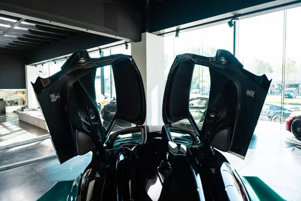 Aston Martin Hypercar 999 MADE/NETTO €925 000 04/2026-photo-21