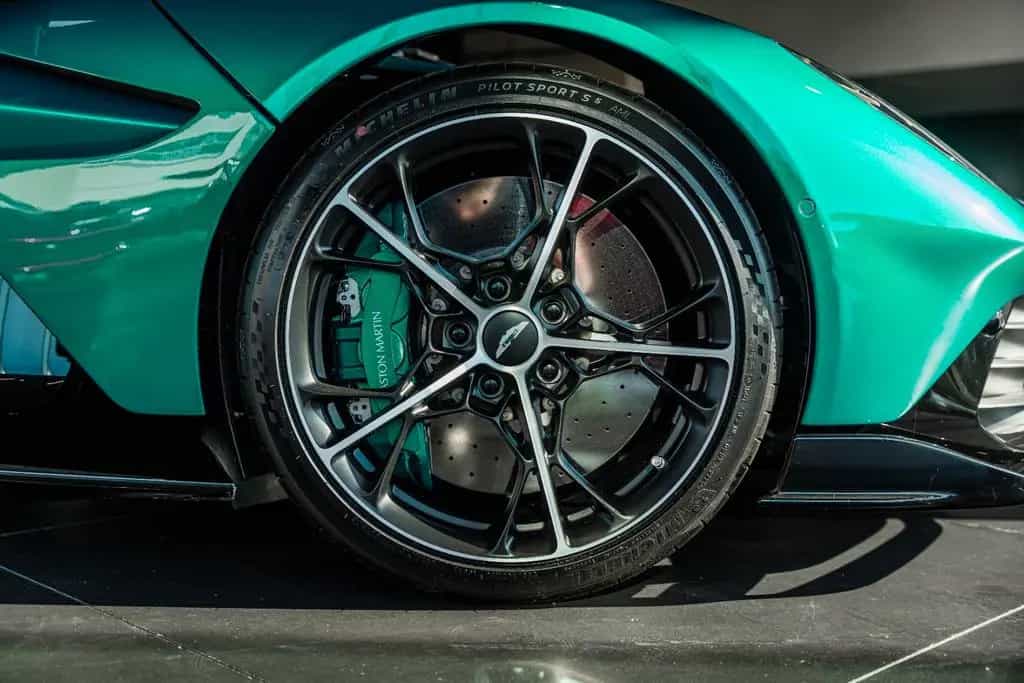Aston Martin Hypercar 999 MADE/NETTO €925 000 04/2026-photo-8
