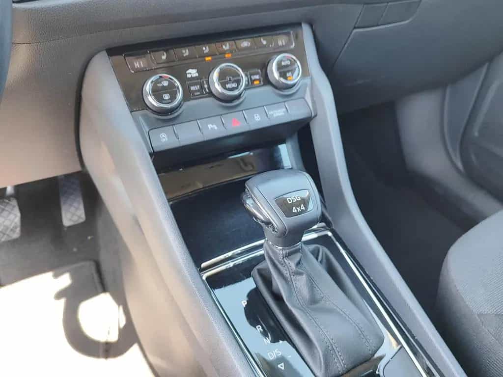 Skoda Kodiaq Drive 125 4x4 *AHK*KAM*LED*4xSH* 06/2020-photo-24
