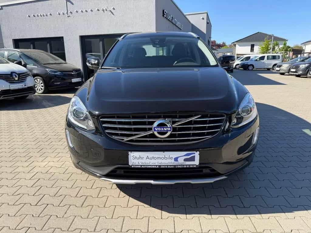 Volvo XC 60 XC60 Summum 2WD AHK Leder SHZ PDC Xenon 03/2017-photo-2