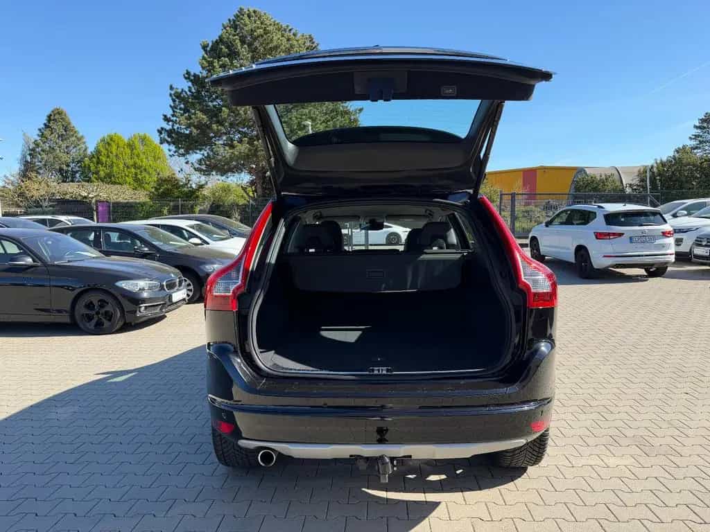 Volvo XC 60 XC60 Summum 2WD AHK Leder SHZ PDC Xenon 03/2017-photo-7