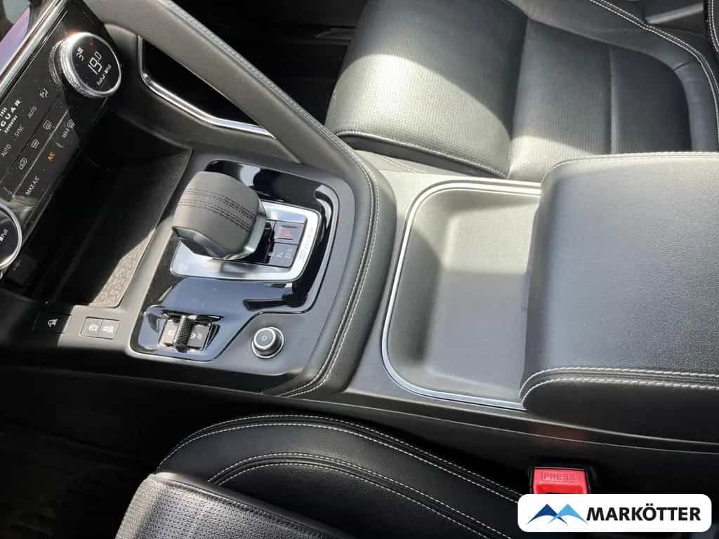 Jaguar E-Pace D200 R-Dynamic AWD SE ACC/AHK/360°/Pano 12/2021-photo-33
