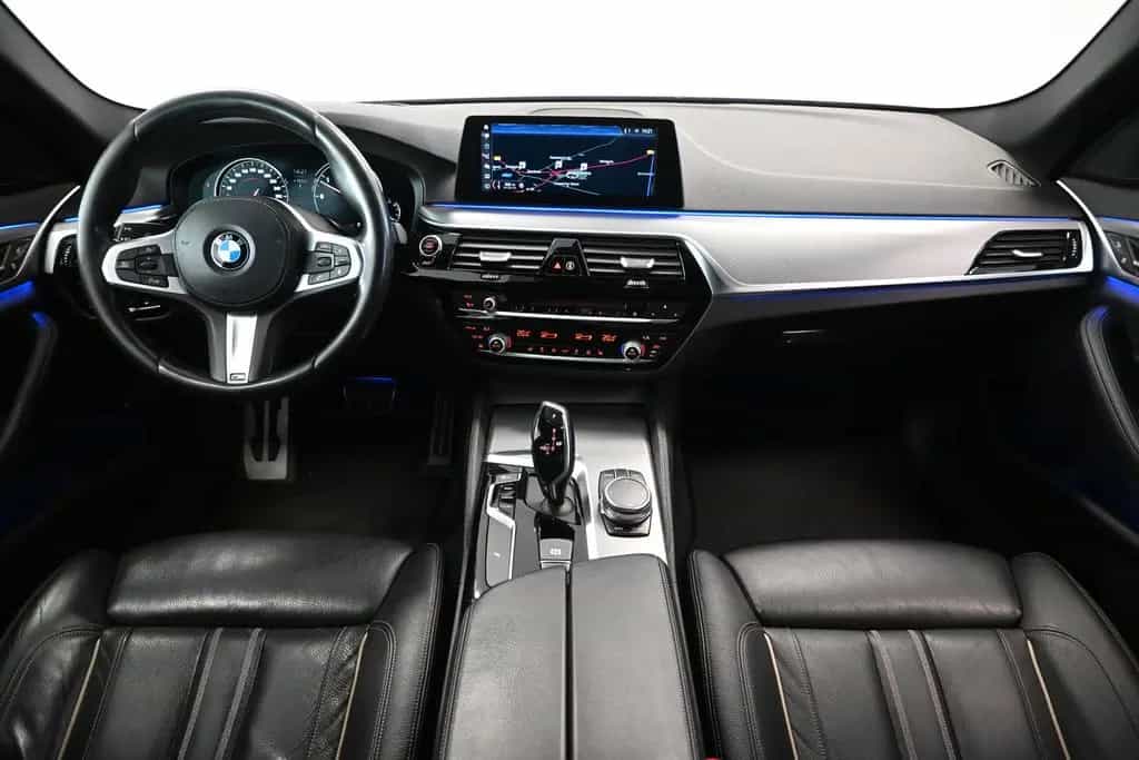 BMW 5 Series 540 d xDrive M Sport *RFK*HUD*AHK*KEYLESS* 09/2017-photo-11