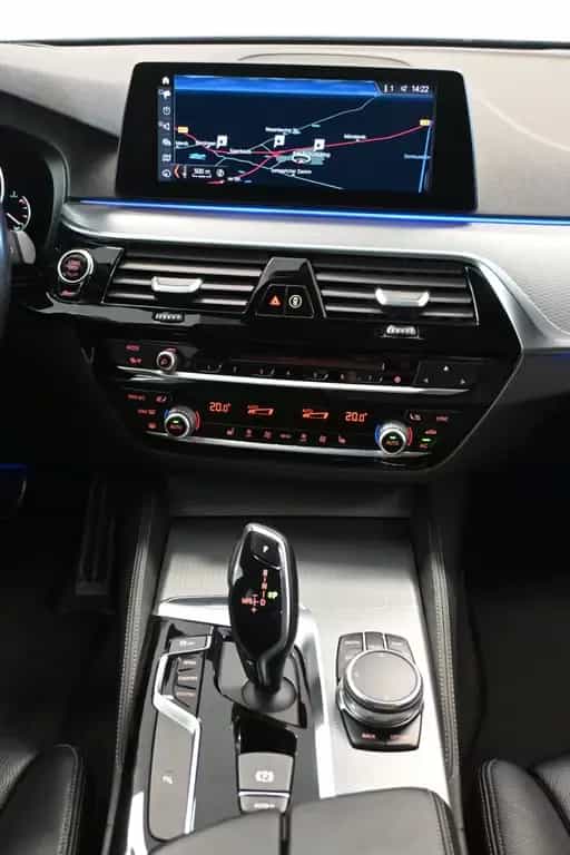 BMW 5 Series 540 d xDrive M Sport *RFK*HUD*AHK*KEYLESS* 09/2017-photo-12