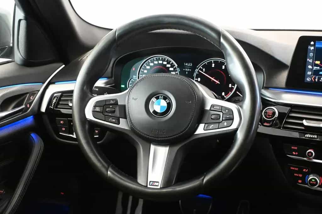 BMW 5 Series 540 d xDrive M Sport *RFK*HUD*AHK*KEYLESS* 09/2017-photo-13