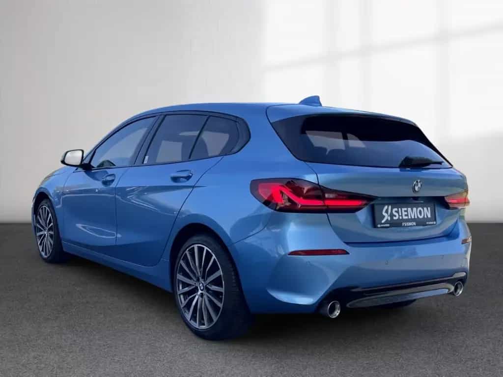 BMW 118 d Sport Line Navi LED H&K HUD Schiebedach Me 07/2019-photo-2